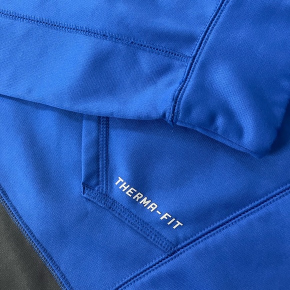 XXL Therma Fit Nike Hoodie - Picture 2 of 5